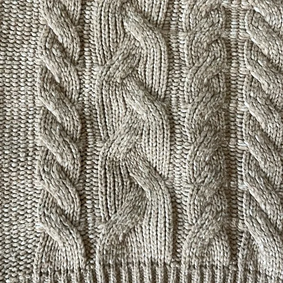 •| cropped sweater vest - Picture 5 of 8